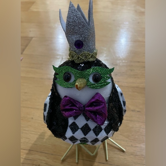 EUC Way to Celebrate Mardi Gras Purple Bowtie Bird Tabletop Decoration SOLD OUT - Picture 6 of 9